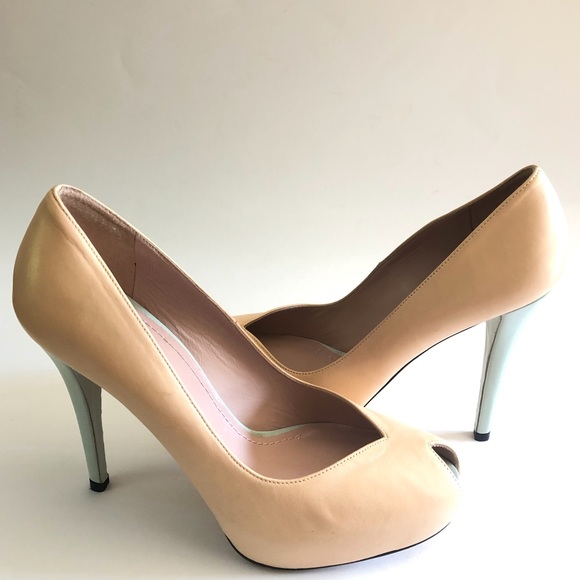 Stuart Weitzman Shoes - STUART WEITZMAN Nude pumps